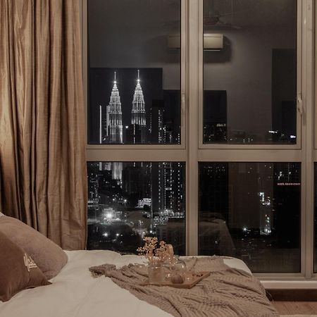 Suites & Residences @ Regalia By Plc Куала Лумпур Екстериор снимка