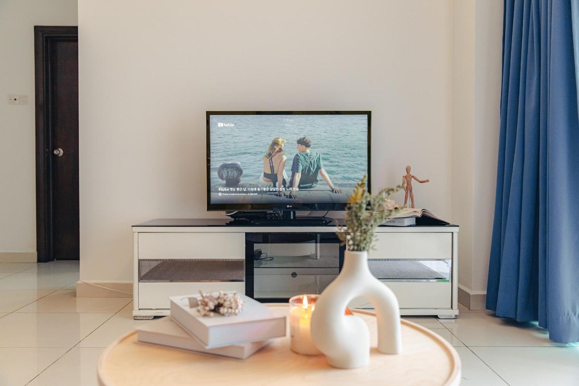 Suites & Residences @ Regalia By Plc Куала Лумпур Екстериор снимка