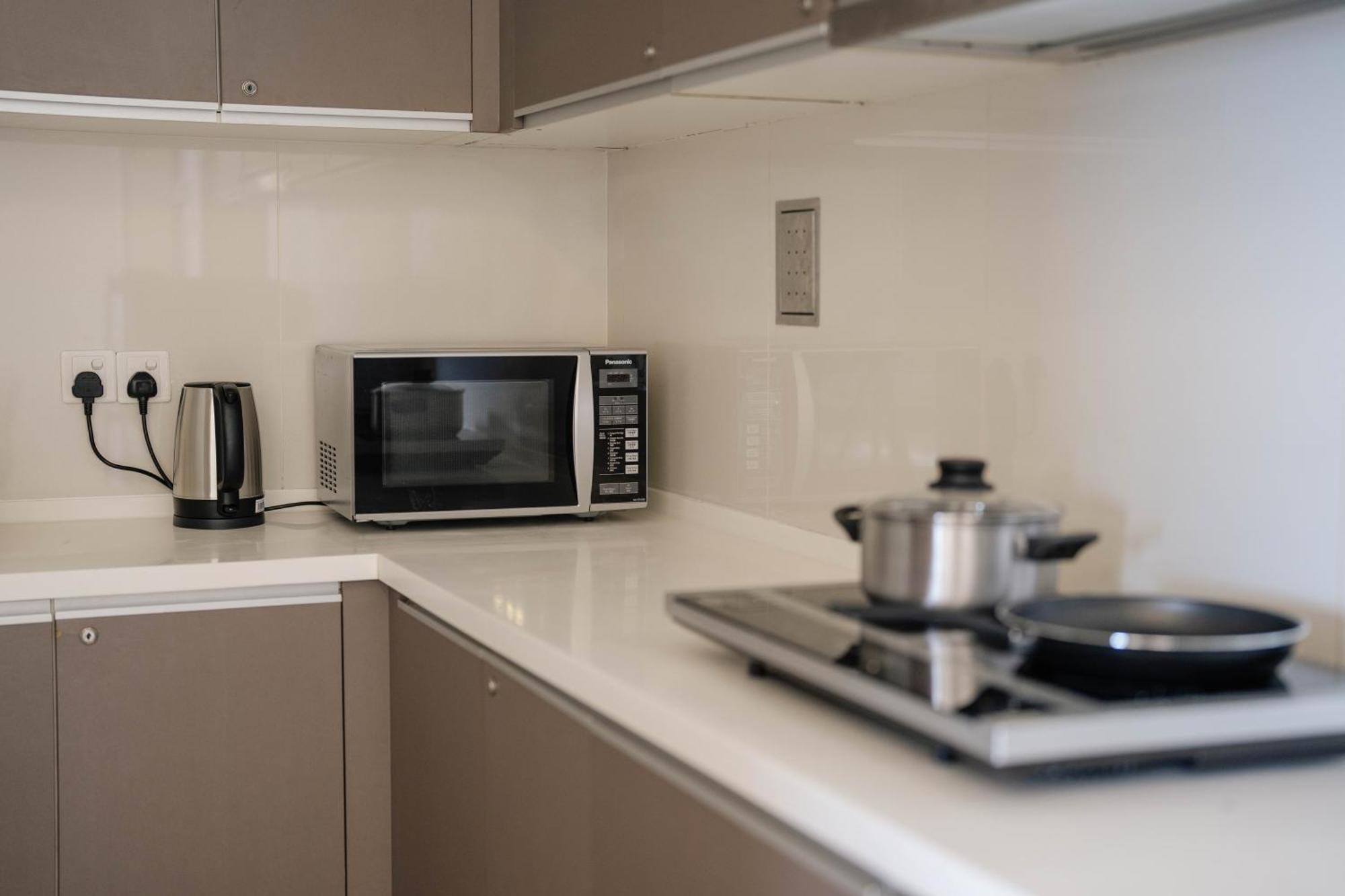 Suites & Residences @ Regalia By Plc Куала Лумпур Екстериор снимка