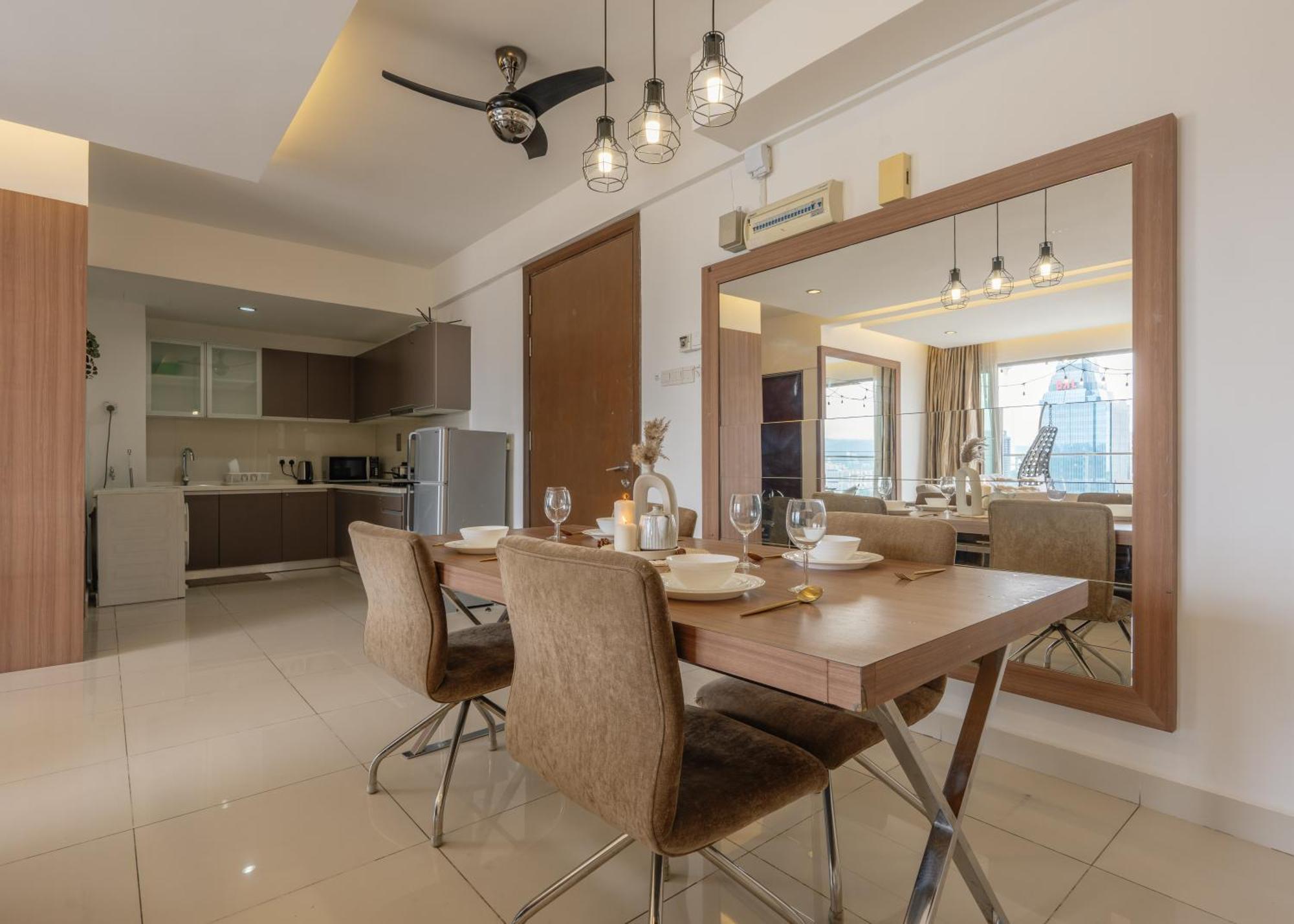 Suites & Residences @ Regalia By Plc Куала Лумпур Екстериор снимка