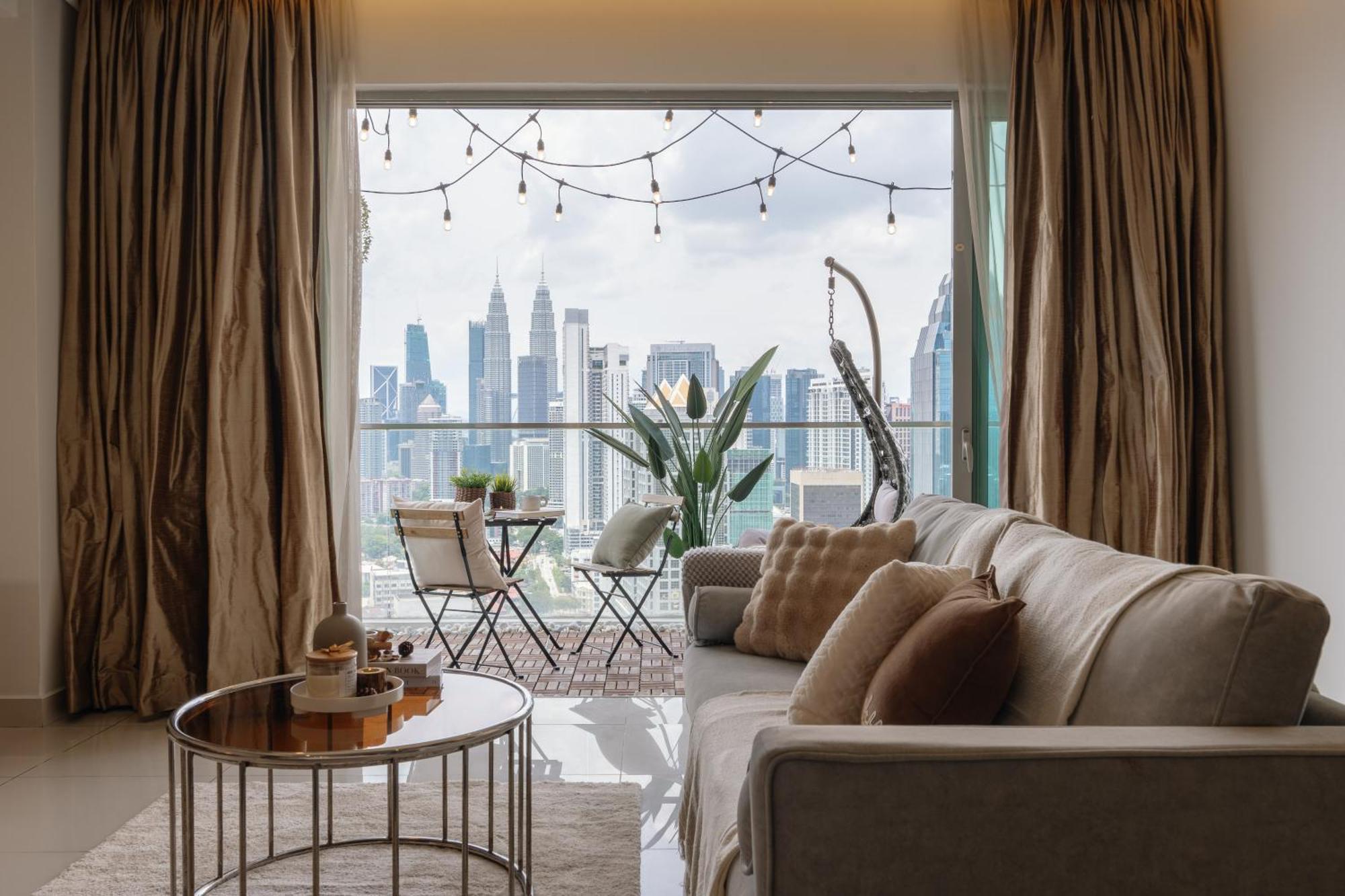 Suites & Residences @ Regalia By Plc Куала Лумпур Екстериор снимка
