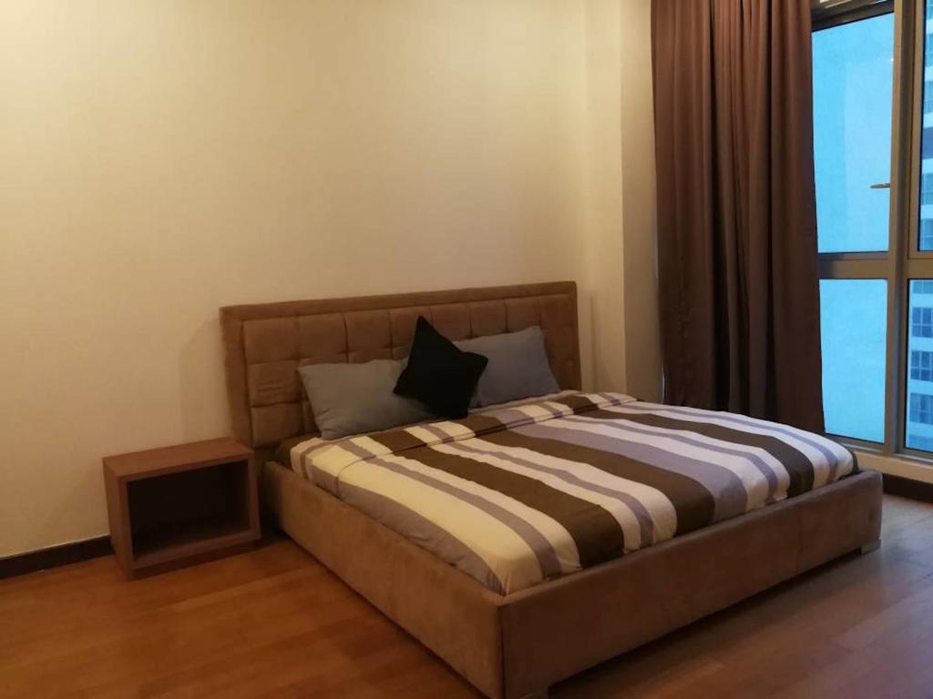Suites & Residences @ Regalia By Plc Куала Лумпур Екстериор снимка
