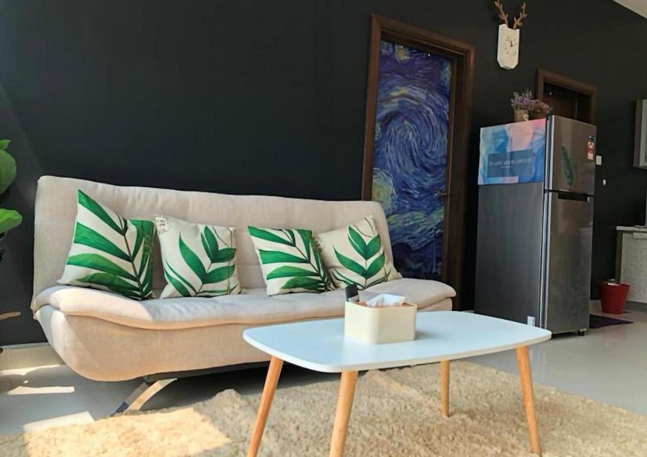 Suites & Residences @ Regalia By Plc Куала Лумпур Екстериор снимка